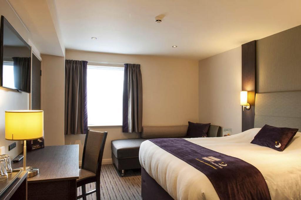 Premier Inn Barrow In Furness מראה חיצוני תמונה
