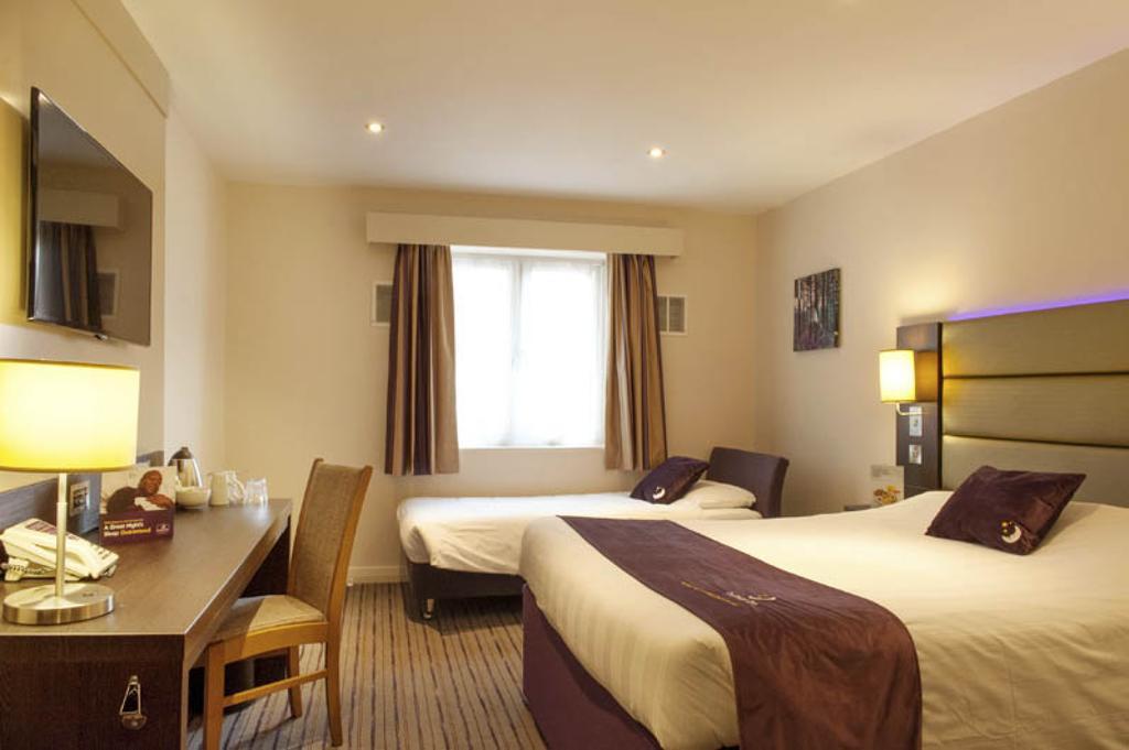 Premier Inn Barrow In Furness מראה חיצוני תמונה