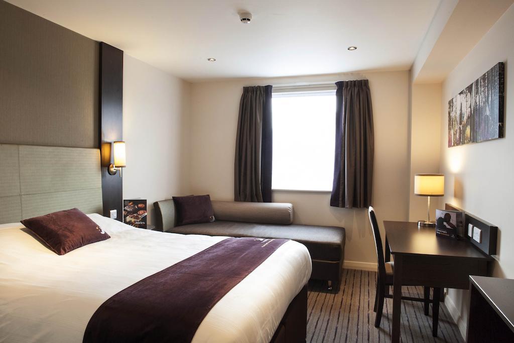Premier Inn Barrow In Furness חדר תמונה