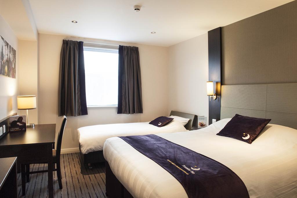 Premier Inn Barrow In Furness חדר תמונה