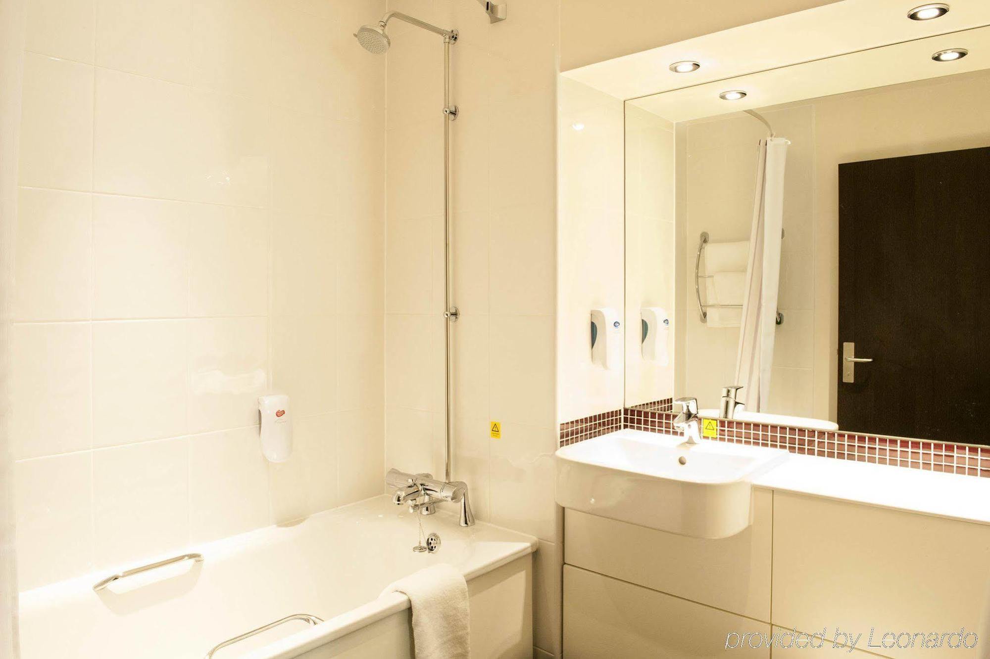 Premier Inn Barrow In Furness מראה חיצוני תמונה
